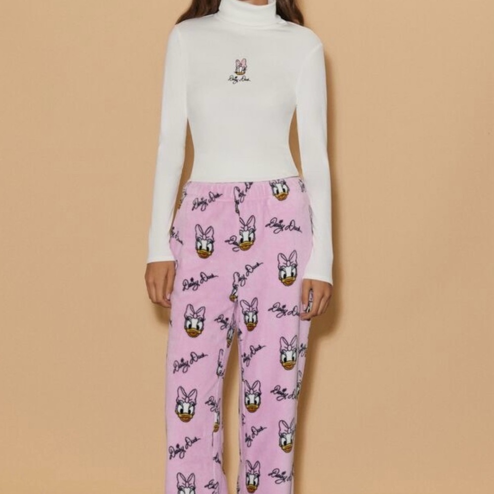Disney Daisy Duck pajama pants